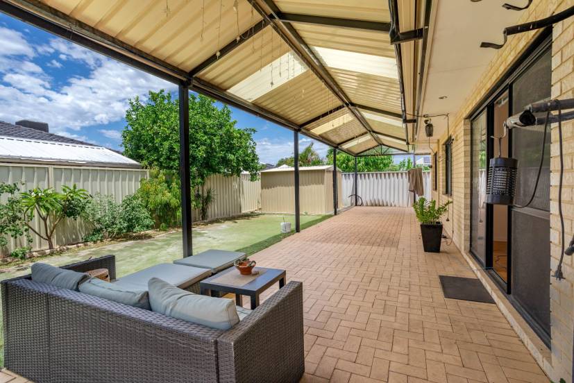 61 Grand Parade, REDCLIFFE, WA 6104 AUS