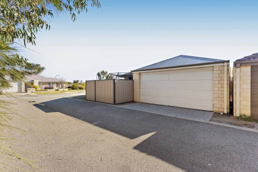 1 Torino Crescent, PIARA WATERS, WA 6112 AUS